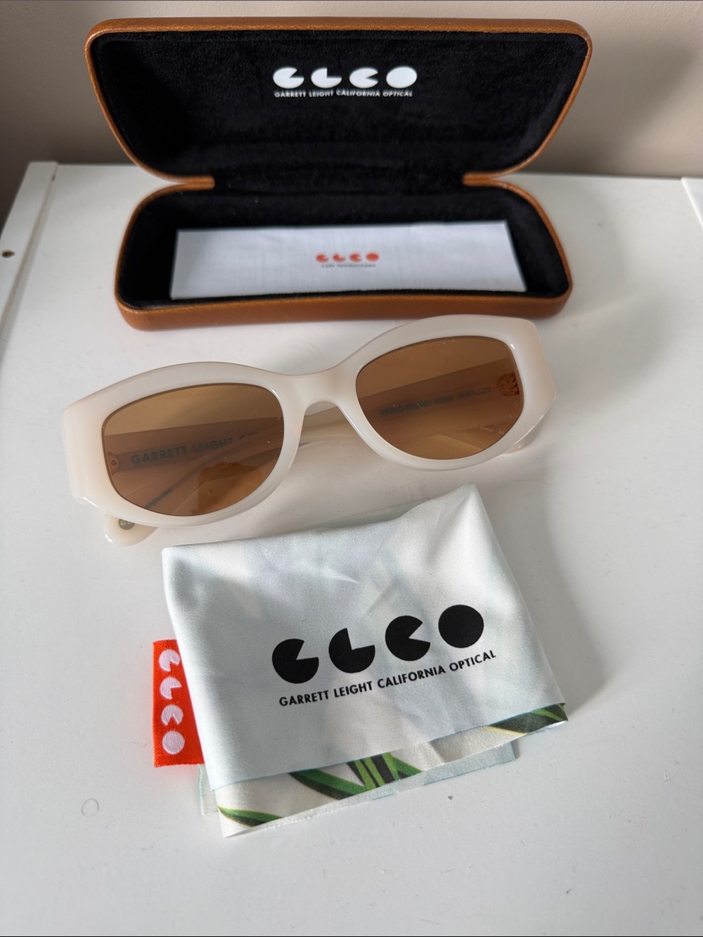 NWT Garrett Leight Retro Frame Sunglasses in Ecru Polarized with leather case.